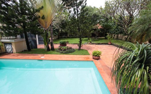 ID:130 | 4-Bedroom Villa with large garden near the river for rent