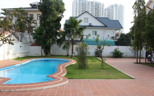 ID: 432 | French style villa with large garden for rent in Phu Nhuan compound