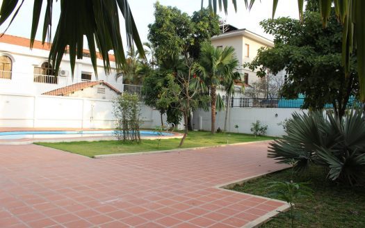 ID: 432 | French style villa with large garden for rent in Phu Nhuan compound