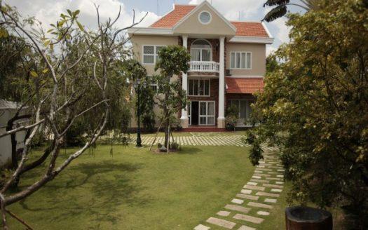 ID: 424 | Villa with very large garden for rent in district 2 HCMC