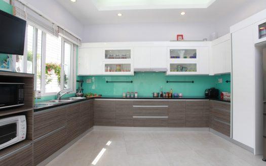 ID: 1318 | Townhouse close to the HCMC International Airport for rent