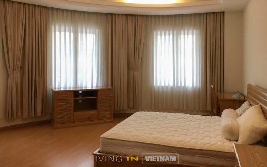 ID: 301 | 140m2 apartment for rent in Saigon