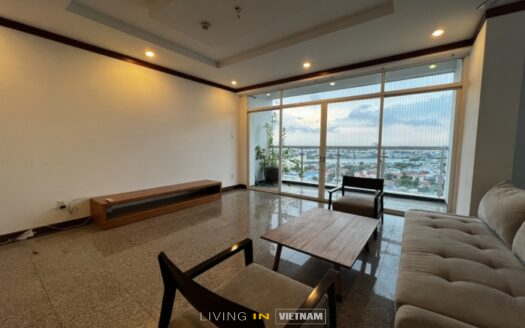 ID: 2306 | HARV | Spacious 3BR + 1 office apt for rent