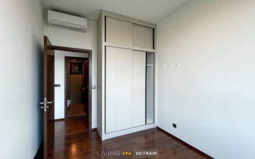 ID: 224 | d’Edge | 3BR apartment on low-floor with river view