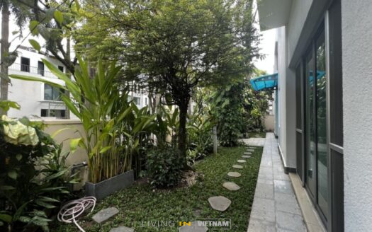 ID: 226 | Villa Riviera compound HCMC District 2 | 4-BR unfurnished house for rent