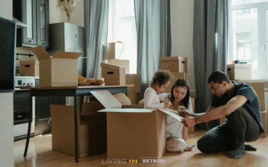 A Guide to Shipping Your Belongings (and Local Moves)