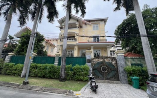 ID: 1068 | Large villa in Saigon d2